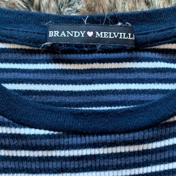 Brandy Melville t-shirt - Picture 2 of 2